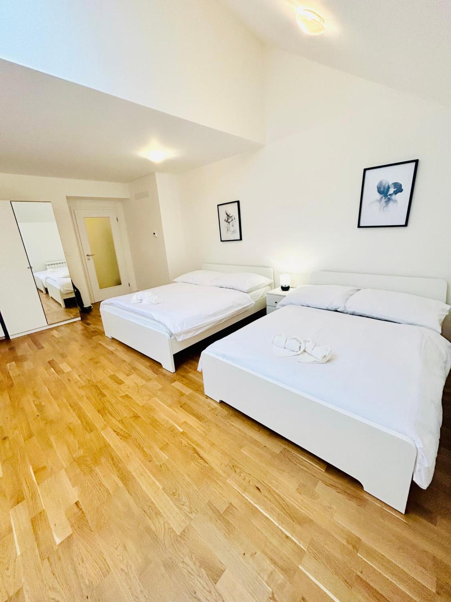 Cozy Design Apartments Right Next To Wenceslas Square Praga Esterno foto